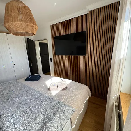 Haus Schoensee - 2 Apartments, Ideal Fuer Familien & Freunde * Heede