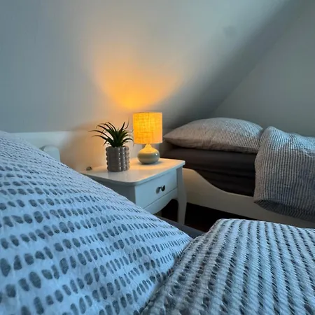 Haus Schoensee - 2 Apartments, Ideal Fuer Familien & Freunde Heede