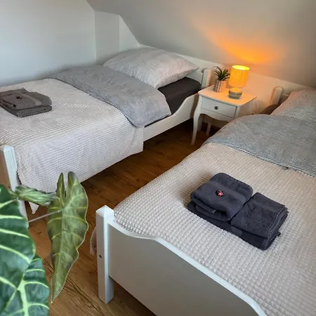 Haus Schoensee - 2 Apartments, Ideal Fuer Familien & Freunde * Heede